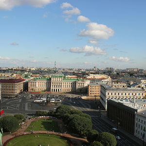 Vue panoramique de Saint-Pétersbourg depuis la colonnade de St Isaac